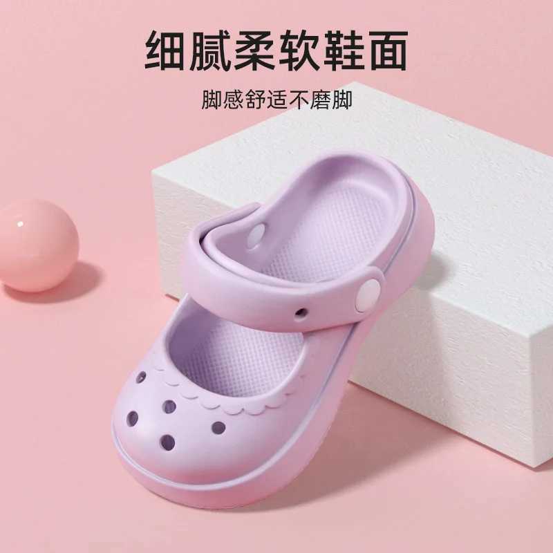 Sandalen Zomer Solid Girls Slippers Eva Soft Anti Slip Platform Kinderen Clogs Shoes Waterd Hollow Out Garden Beach Children Slippers 240419