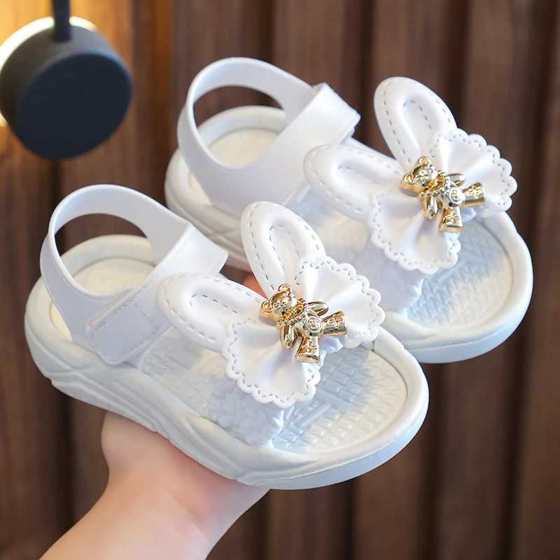 WOM0 Sandalen Childrens Sandals Summer Girls 2023 Nieuwe meisjes zachte zool anti slip kleine medium en grote kinderen baby student strandschoenen 240419