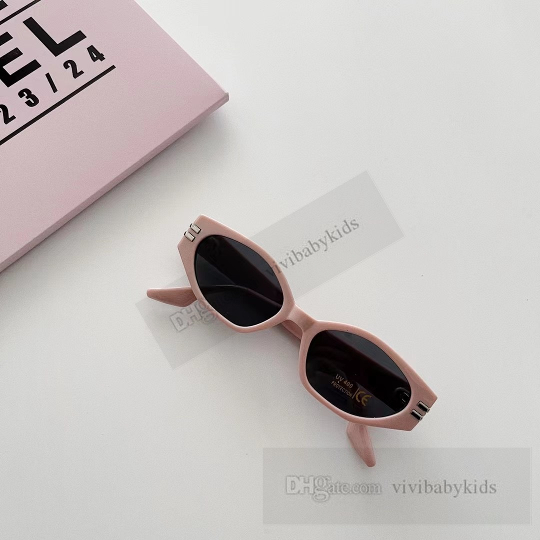 Ins Kids Cool Zonnebril Mode gepolariseerde bril voor kinderen Summer Boys Girls Beach Sunblock Full Frame UV 400 Sun Glass Z7790