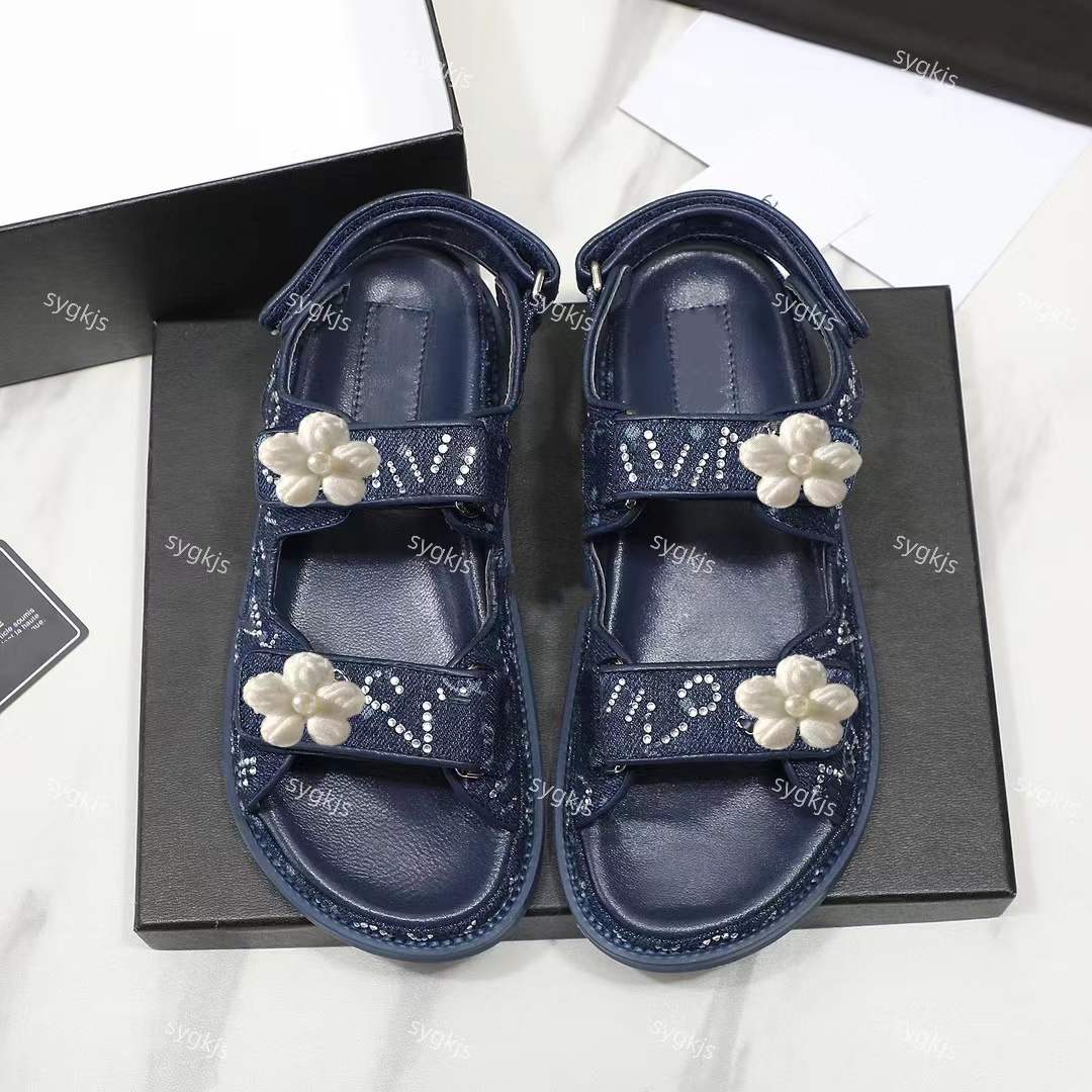 Prachtige Denim Rhinestone Magic Stick Sandals Dames Summer Luxury merk Designer Dia's Flat Heel Maat 35 tot 40