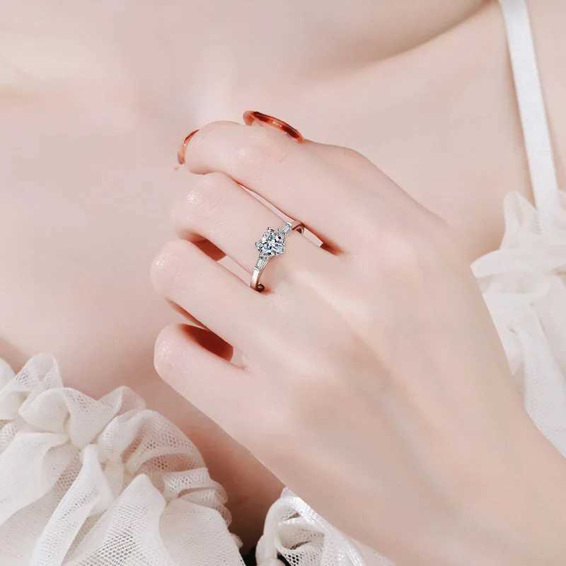 ソリティアリングsmyoue 1.2ct heart moissanite rings for women engegion egnegtion WeddingシミュレーションダイヤモンドバンドS925シルバーメッキプラチナガールリングD240419