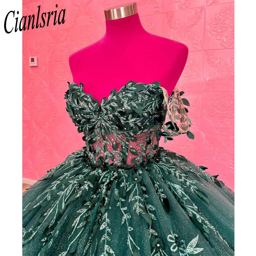 Vestidos de quinceanera verde esmeralda Vestido de pelota fuera del hombro Tul Tul Driques Hopfy Mexican Sweet 16 Vestidos 15 Anos