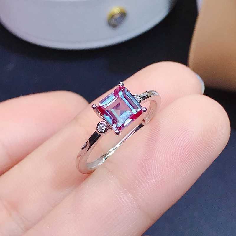 Pierścień Solitaire Natural Alexandrite Ladys Pierścień 925 Srebrny Srebrny Księżniczka Square Nowy styl Zalecenie 1.5CT D240419