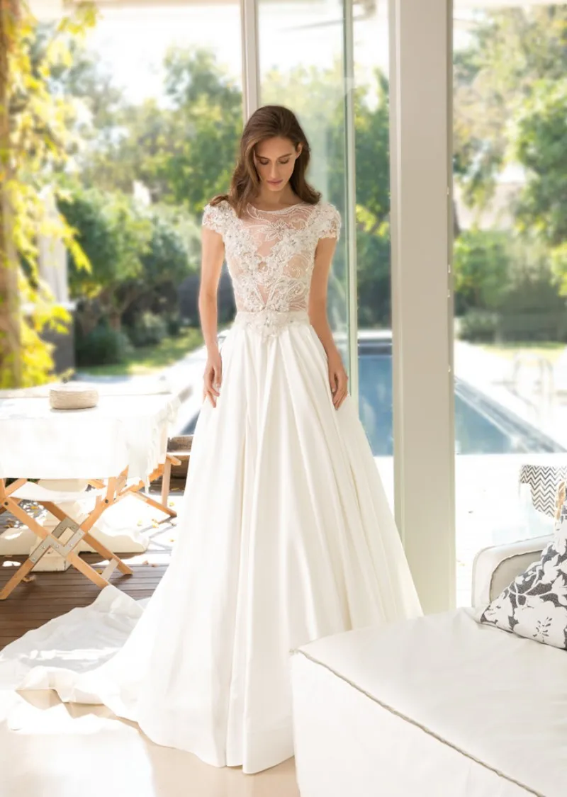 Lihi Hod 2019 Wedding Dresses Beaded Applique Bridal Gowns Cap Sleeve Court Train Plus Size Wedding Dress