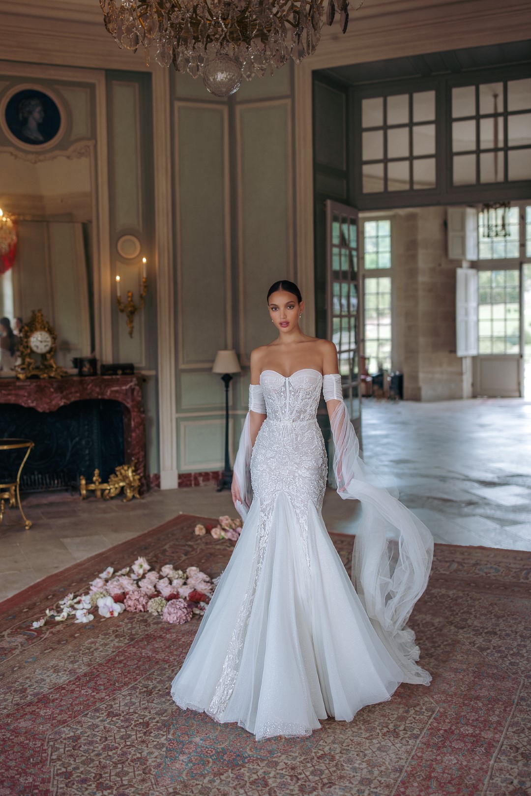 Applications de perles élégantes Lace Off épaule des manches romovables robe de mariée sirène avec imprimés floraux