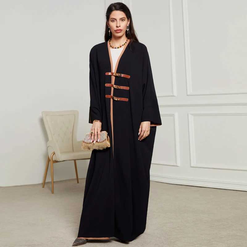 Vêtements ethniques Nouveaux boucles en cuir élégant Abaya Robe musulmane pleine longueur Dubaï Femelle Split Sold Islamic Robe Islam Robe Dropshiping D240419