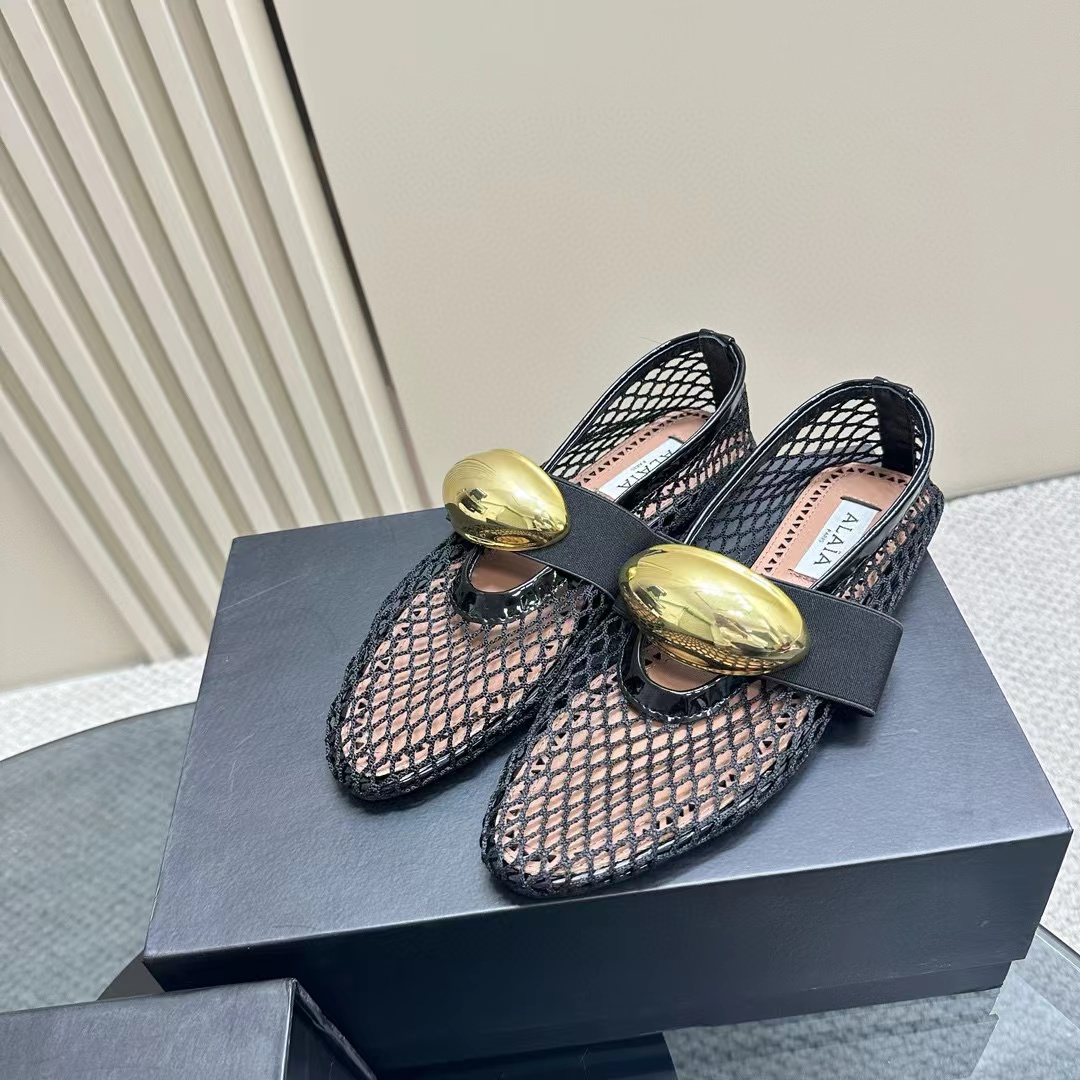 Scarpe di design di lusso Donne 2024 Balletti Abbigliamento scarpa scarpata sandali a rete fibbia in metallo tondo 35-42 di alta qualità comodo con scatola