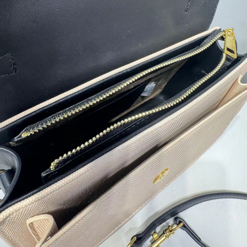 Le nouveau sac crossbody de la créatrice enveloppe de mode à haut niveau de la mode LETT DE CONCEPTION DE LA ZIPPE SAG EXQUISITE 7A Qualité Interior Multi-couches Sac Sac Taille 24 * 15 * 11cm