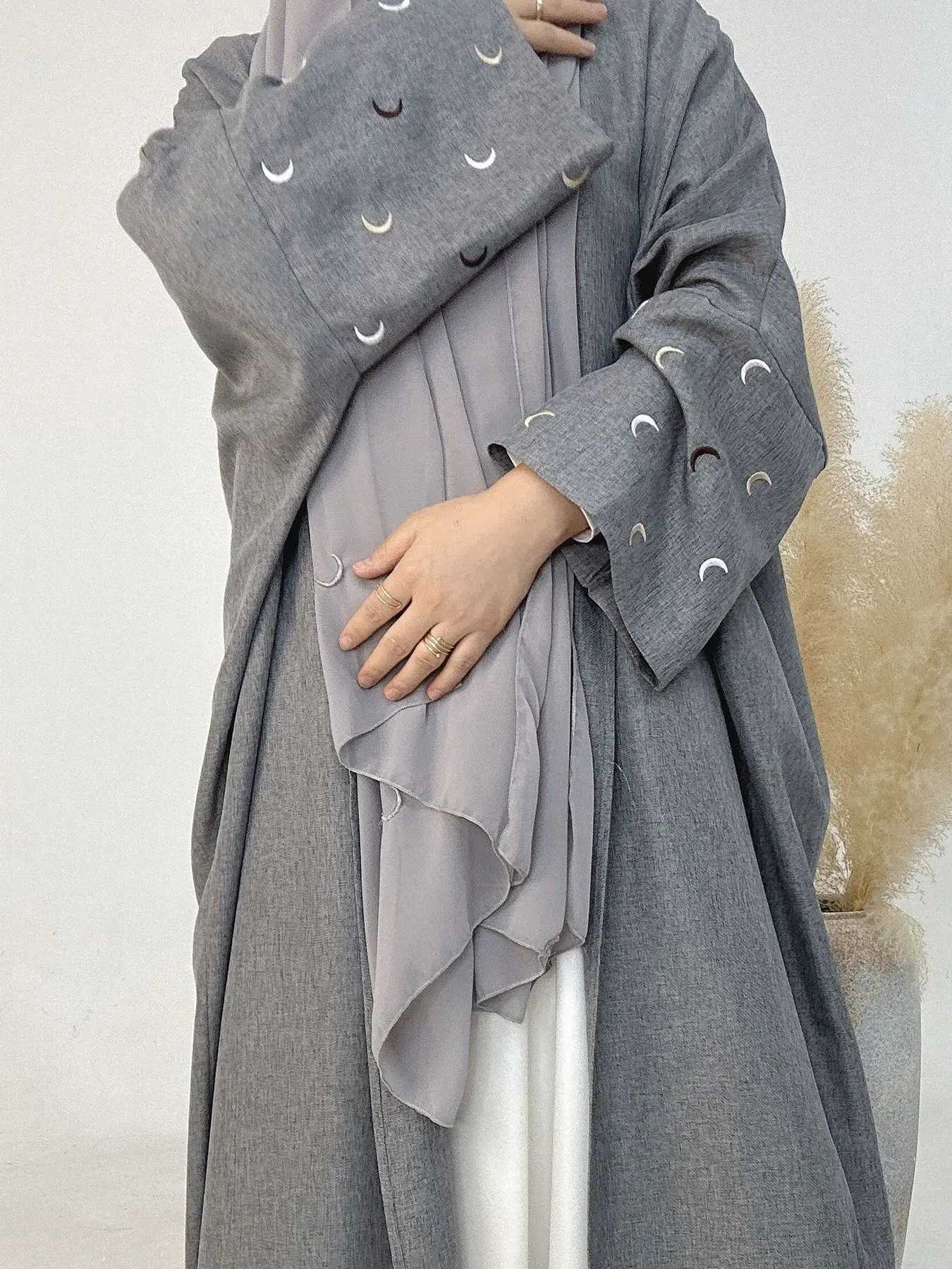Ethnic Clothing Moon Embroidery Open Abaya 2024 New Luxury Kimono Coat Hijab Muslim Robe for Women Islam Retro Modest Clothing for Party Kaftan d240419