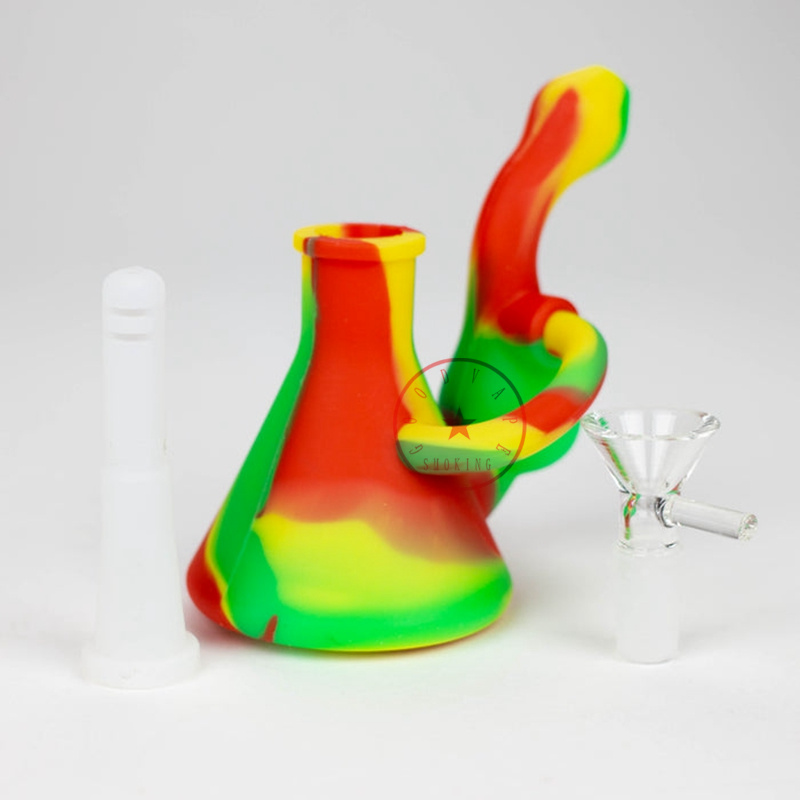 Nieuwste kleurrijke recycle siliconen bong pijpen kit waterpijp waterpijp bubbler glazen filtergreep Bad draagbare droog kruid tabaks sigarettenhouder rokende handpipes dhl