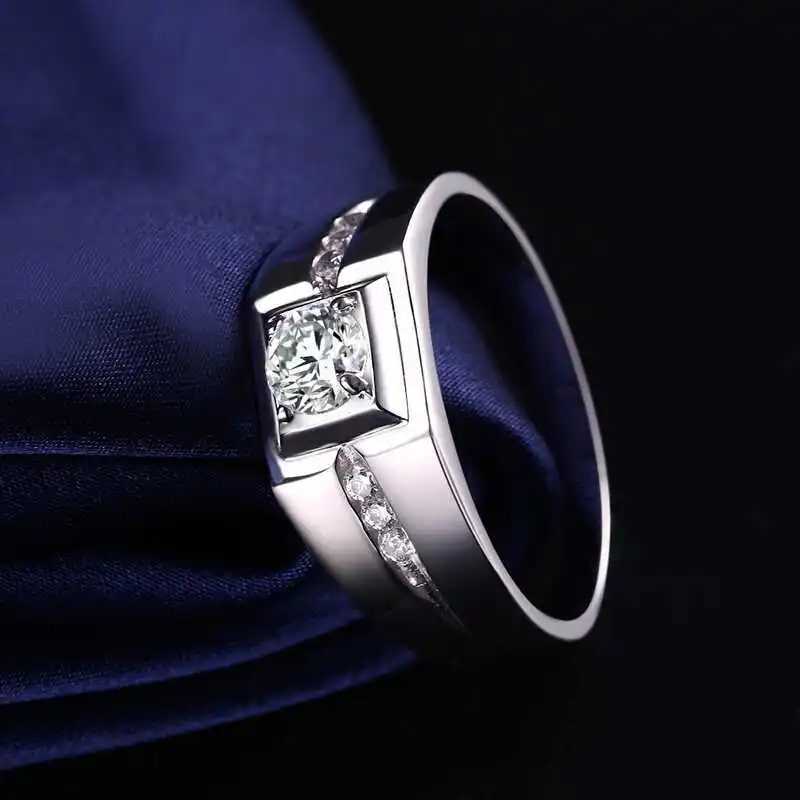 Solitaire Ring Solitaire Male Ring 925 Sterling Silver 0.5CT AAAAA CZ ANGAGNE STONE ANGRATION BADE DE MEADURE POUR MEN LURXE PARTY BIELRIR D240419