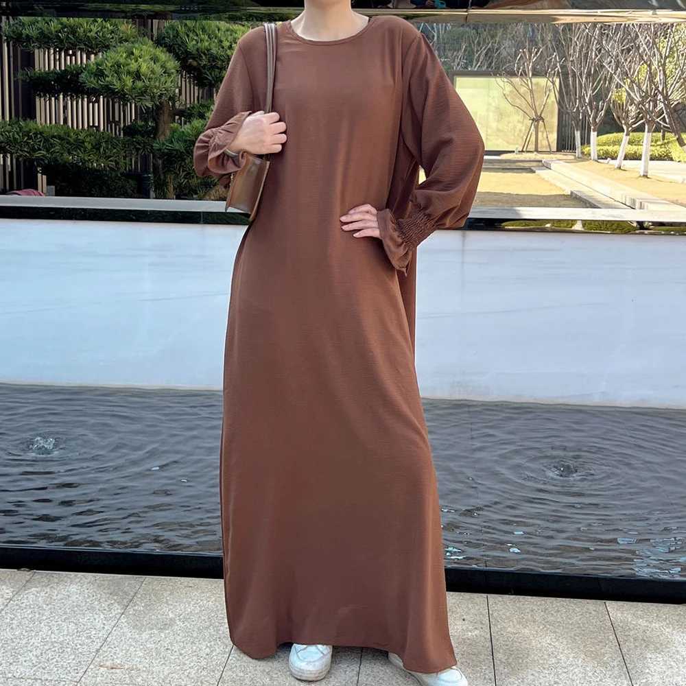 Vêtements ethniques sous Abaya Inner Long Slip Robe Color Couleur solide Cuffs Islamic Clothing Muslim Woman Casual Dubai Turk Modest Hijabi Robe D240419