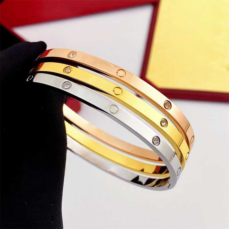 Designer de marca Titanium Steel Fivelelle Bracelet Casal Casal Non Fading Womens Diamond Stainless com logotipo