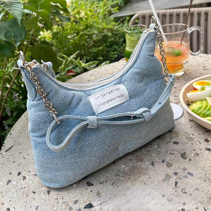 Designer Bags 2023 Lady Nieuwe Koreaanse versie All-Match Nummers Denim Crossbody Bag Senior met katoen gevoelde Down Bag