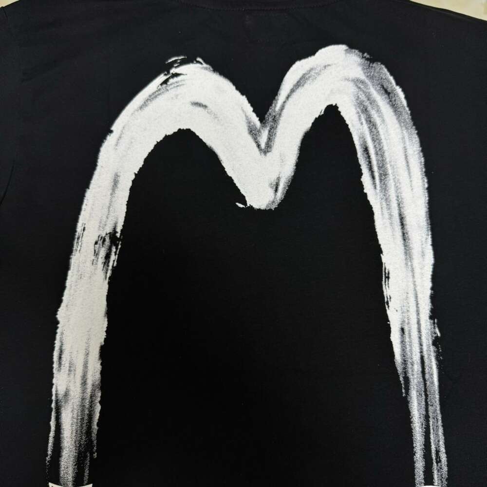2024 New Fushen Short Sleeved T-Shirt mit Graffiti Big M Home Blumendruck für Männer Frauen, lose und lässige Paare, reine Baumwoll-Halbärmel 809663