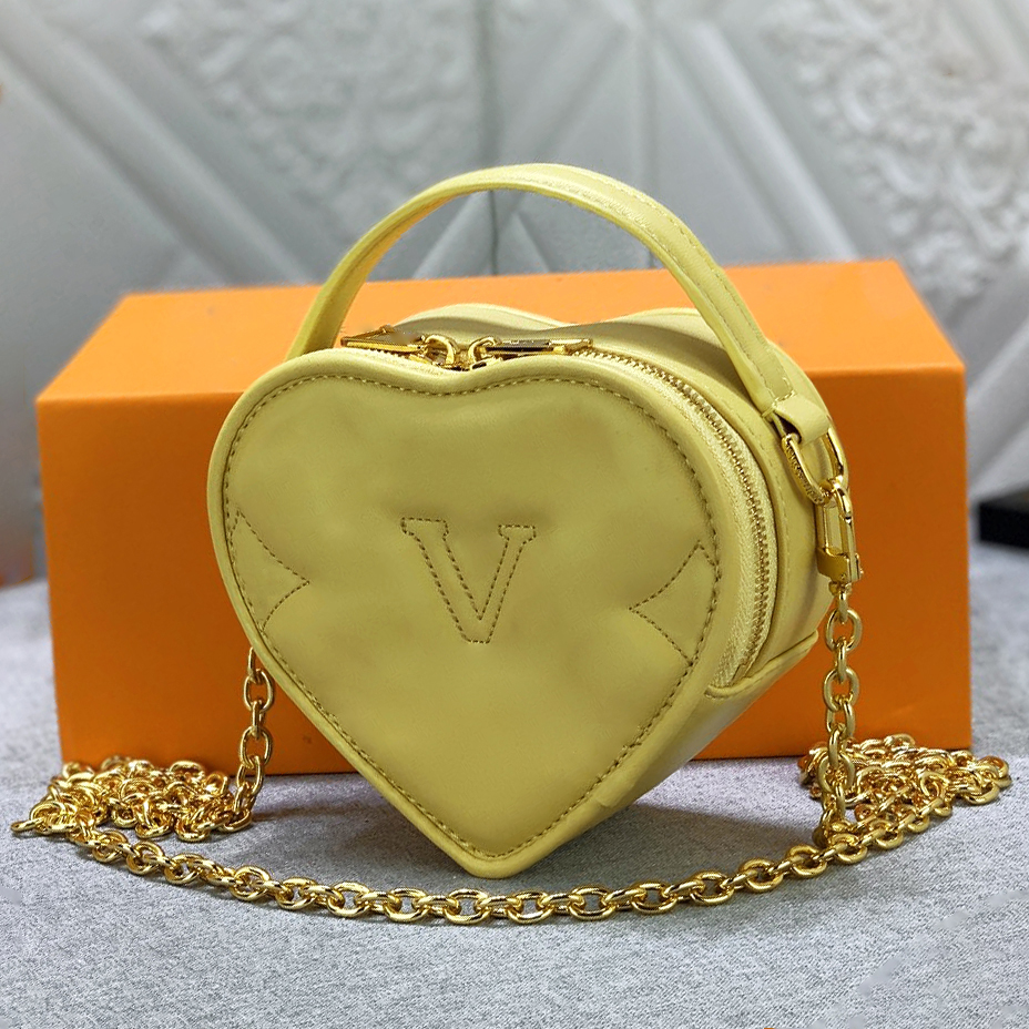 Мода милая мини -сердечная сумка для плеча на плечах дизайнерская сумка для цепи кошелек сердце мини -кросс -кузнецы высококачественные буквы вышивки кожа маленькие сумочки сердца