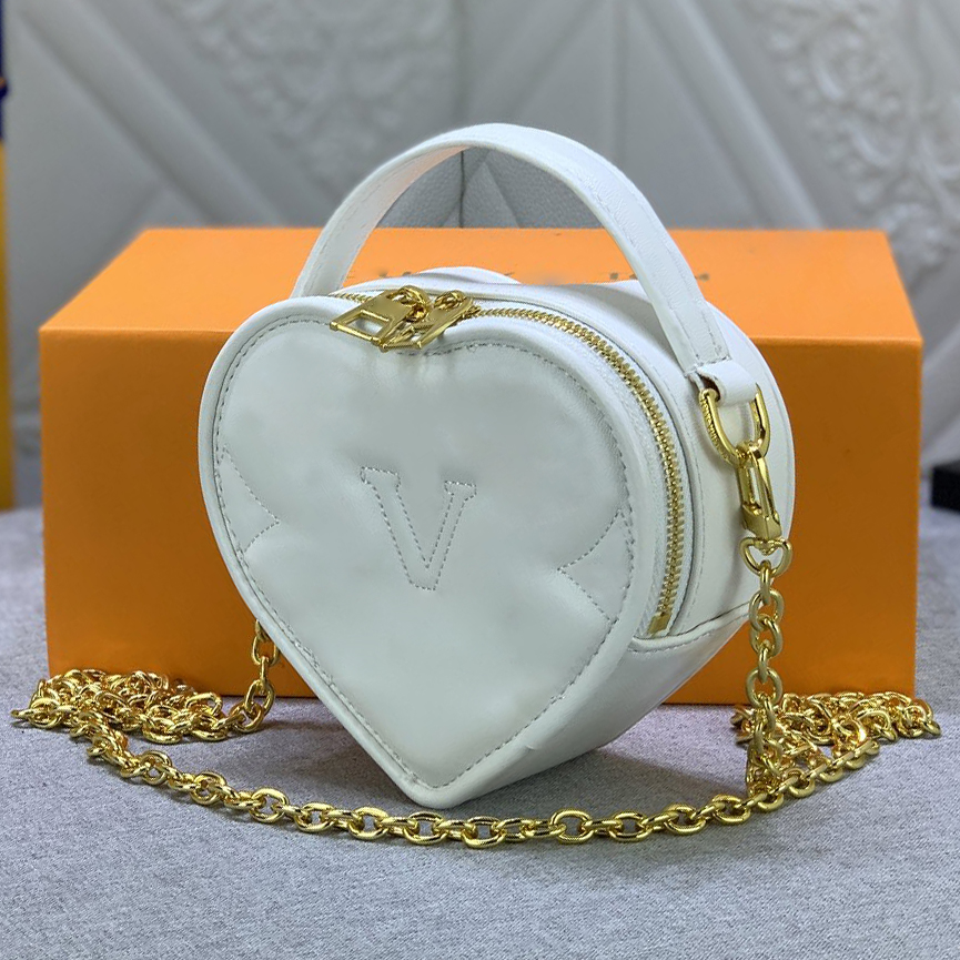 Mode mignon mini sac à coeur sacs d'épalsine de créateurs sac de chaîne de créateurs sac à main midi bodybody de haute qualité lettres de broderie en cuir petit sac à main