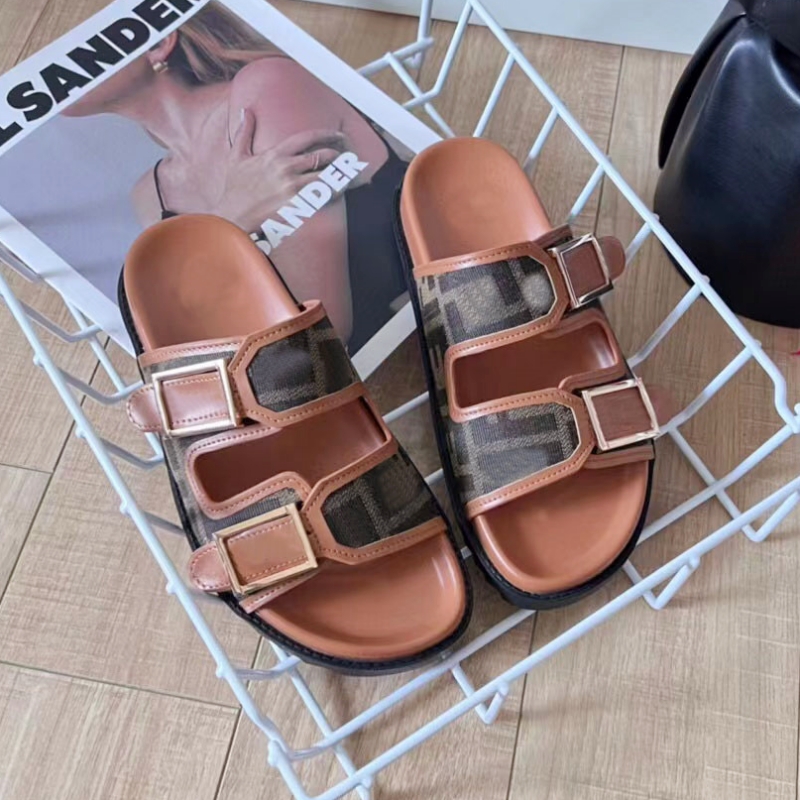 Designer kvinnors tofflor sommar mode platta sandaler spänne remmar strandskor hotell bekväm mjuk drag designer kvinnors skoslåda