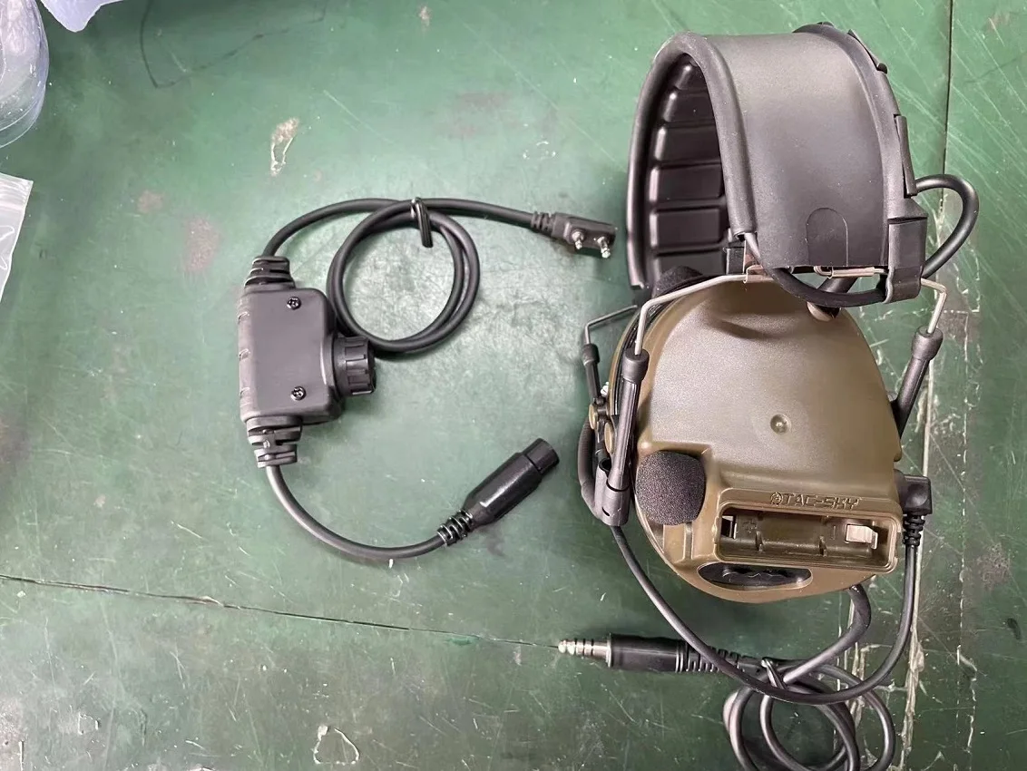 Tillbehör TACSKY COMTAC III Taktiska hörlurar utomhusjakt Airsoft Sports Noise Refiling Pickup Headset med Rac Kenwood Plug PTT