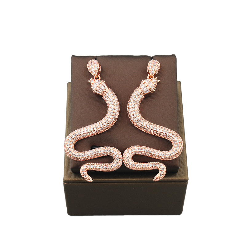 Retro Snake Necklace Full Diamond Green Eye Snakes Earrings Copper Plated Women's Banquet Jewelry Sweater Chain Pendant Europe America Jewelry