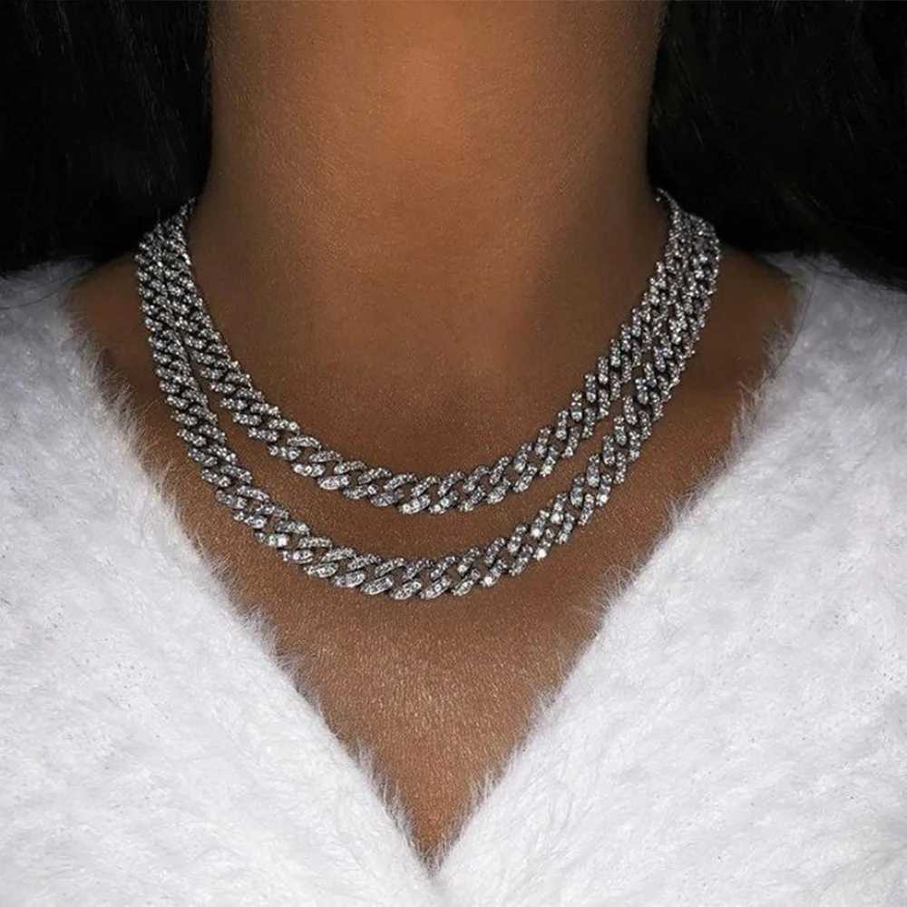 Colliers de pendentif 2021 Collier de chaîne de liaison de tronçon cubaine de couleur mixte pour femmes Iced Out Silver Color Miami Cuban Choker Hip Hop Statement Jewelry Y240420