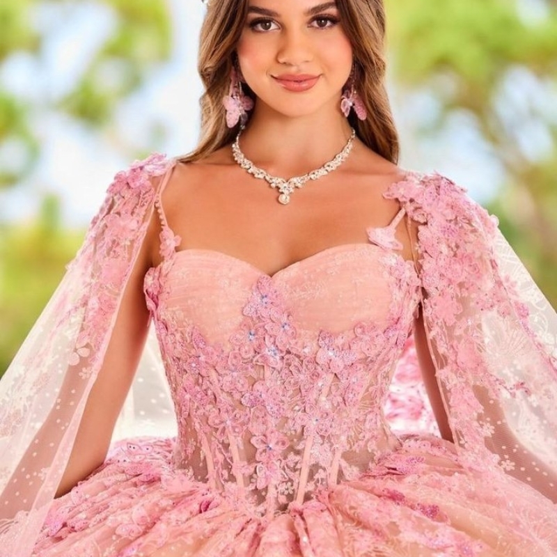 Hellrosa Prinzessin von der Schulter Quinceanera Kleid Applikationen Perlen Tull Schatz mit Cape -Kleidern Vestidos de 15 Anos