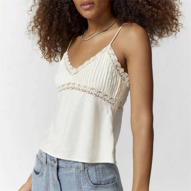 Damestanks Camis XingQing Lace Trim Cami Top Dames Zomer Bloemen borduurwerk verstelbare spaghetti -band Slelless Backless Tanks Party Clubwear Y240420