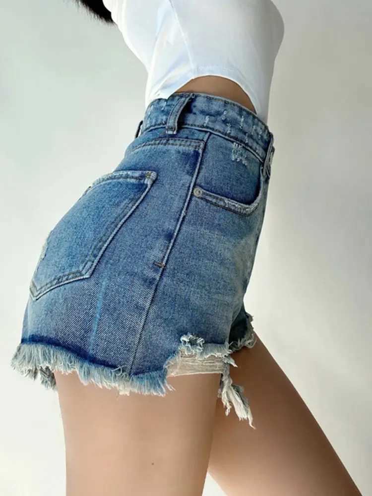 Women's Shorts 2024 Summer New Hole Tassel Denim Shorts Women Korean Version Raw Edge Wide Leg Loose Waist Jean Shorts Female Y240420