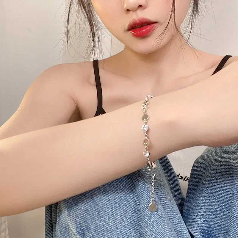 Keten Y2K Zirkon Ins armbanden voor vrouwen Koreaanse mode Sweet Girls Sparkling Hollow Heart Delicate Chain armband feest sieraden geschenken Y240420