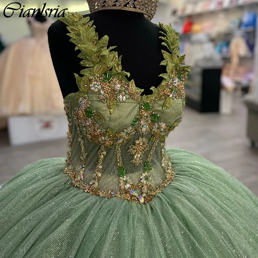 Sage Green Illusion perline sfera di cristallo abiti Quinceanera Abiti Spaghetti Appliques Corce in pizzo Vietidos de 15 Anos