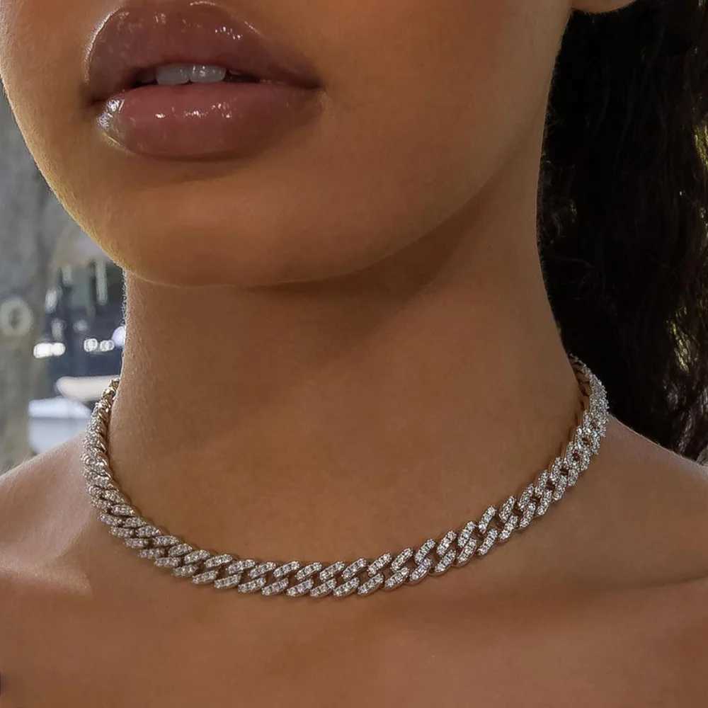 Hangende kettingen Iced Out Clear Crystal Miami Curb Cuban Chain for Women Men Hip Hop Mixed Color Cuban Link Chain Rapper Nieuwe sieraden Gifts Y240420