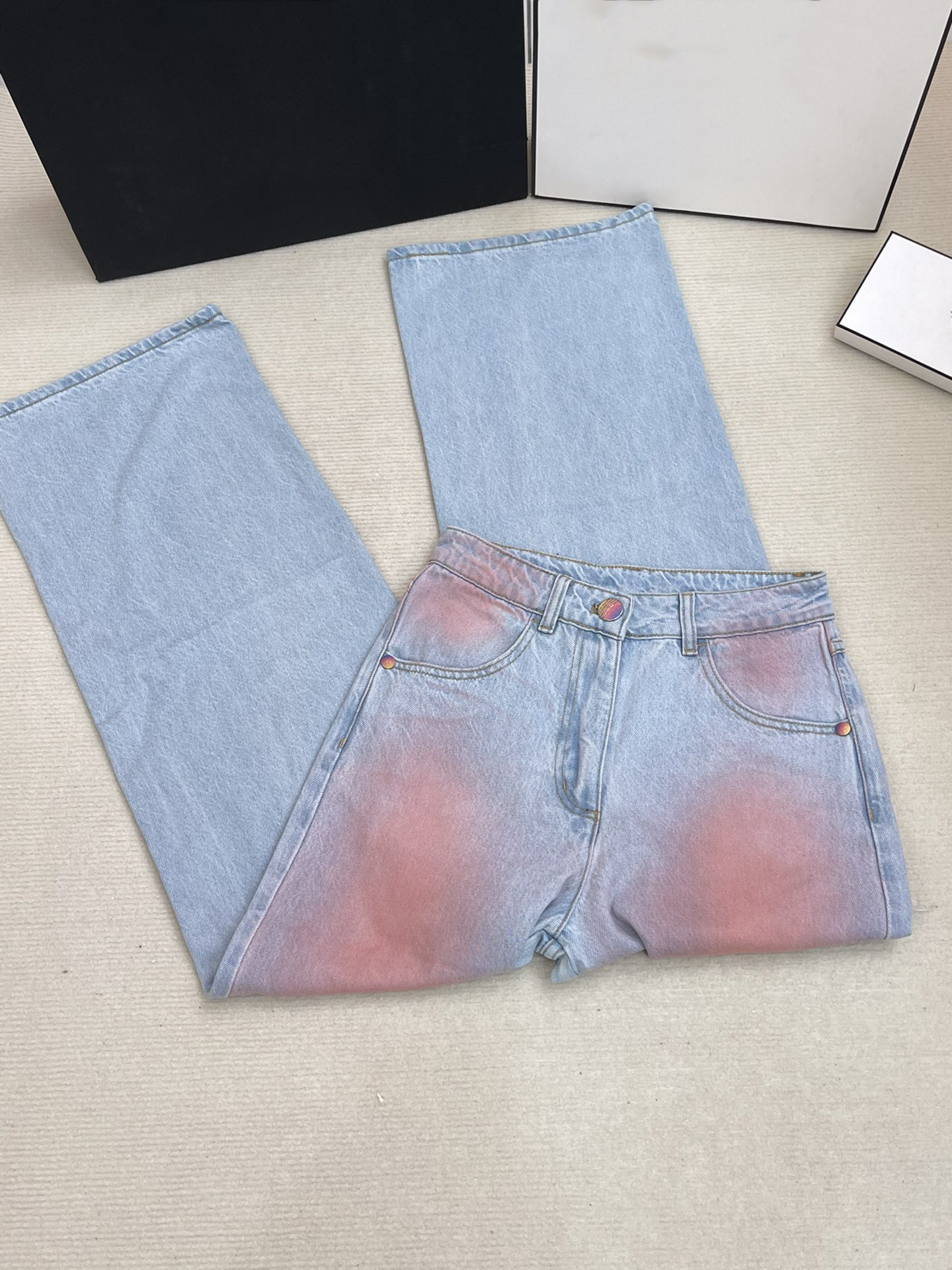 Damesontwerper jeans rechte poten gewassen gradiënt jeans brede poten 2024 Nieuwe lente en zomer losse slanke vloerlengte broek