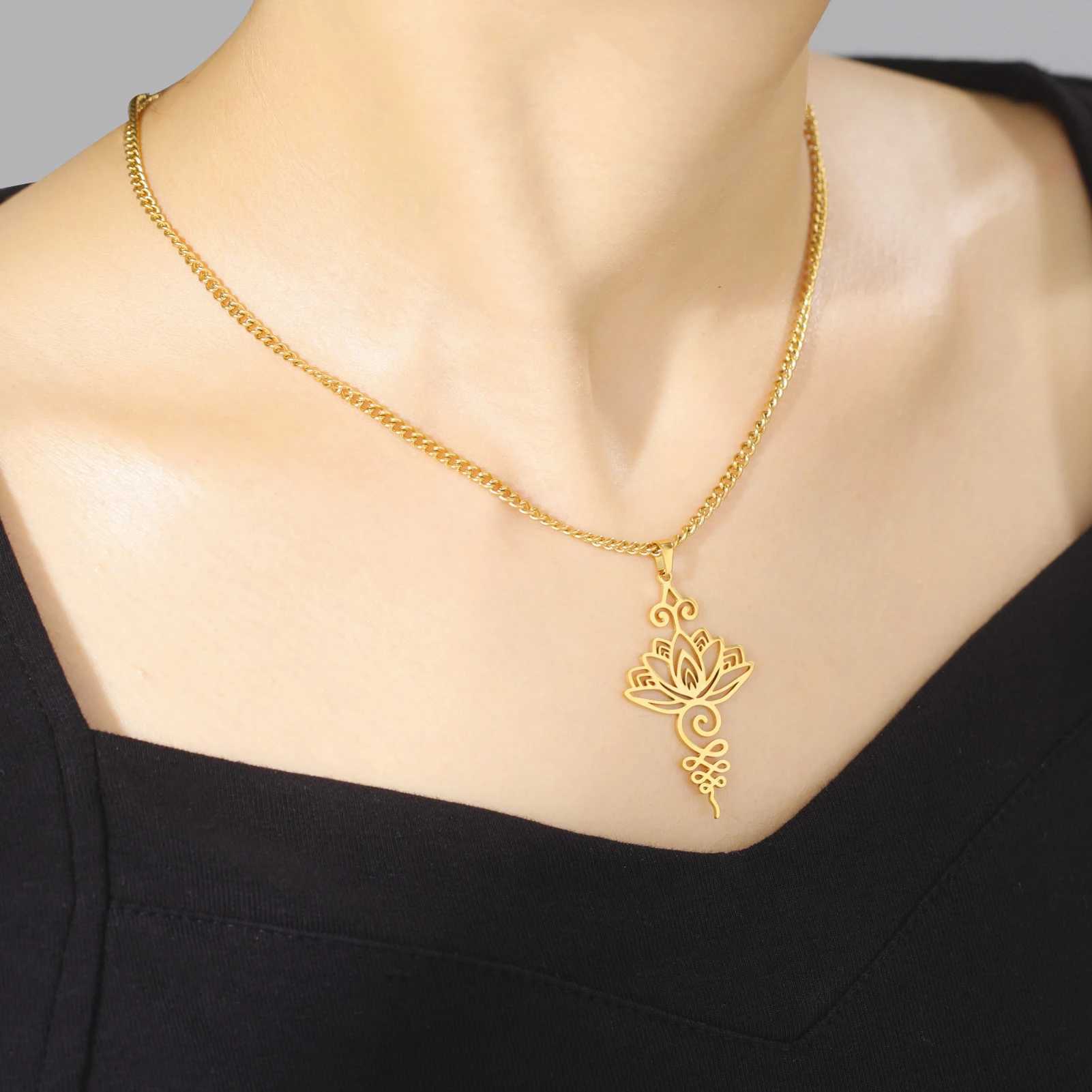 ペンダントネックレスSKYRIM UNALOME LOTUS FLOWER PENDANTネックレスステンレススチールゴールドカラーチェーン