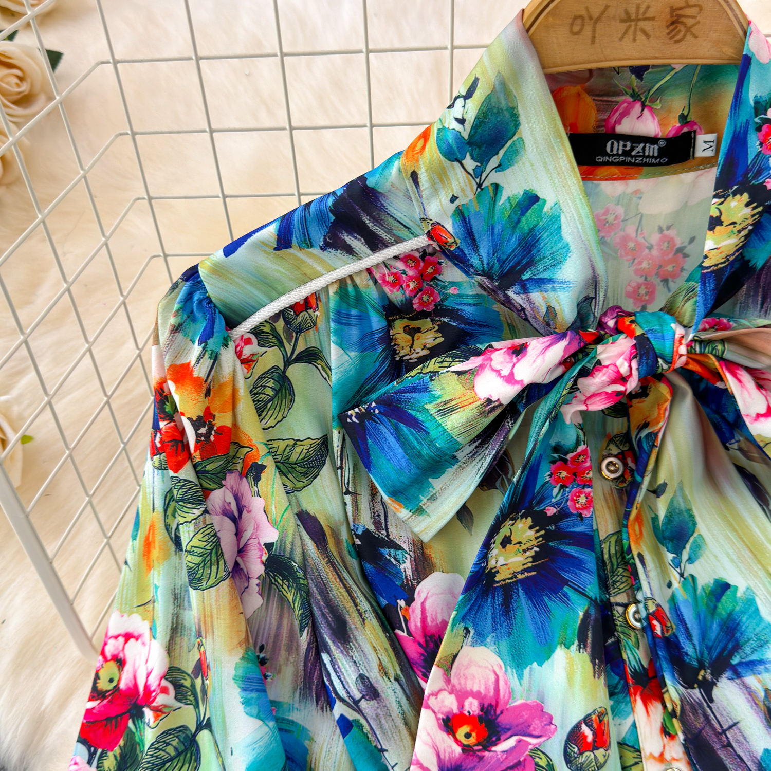 BASIS Een lijn casual jurken zomervakantie kleurrijke mini jurk runway boog nek lantaarn mouw bloemen afdrukken met een kasual riem strandvestidos