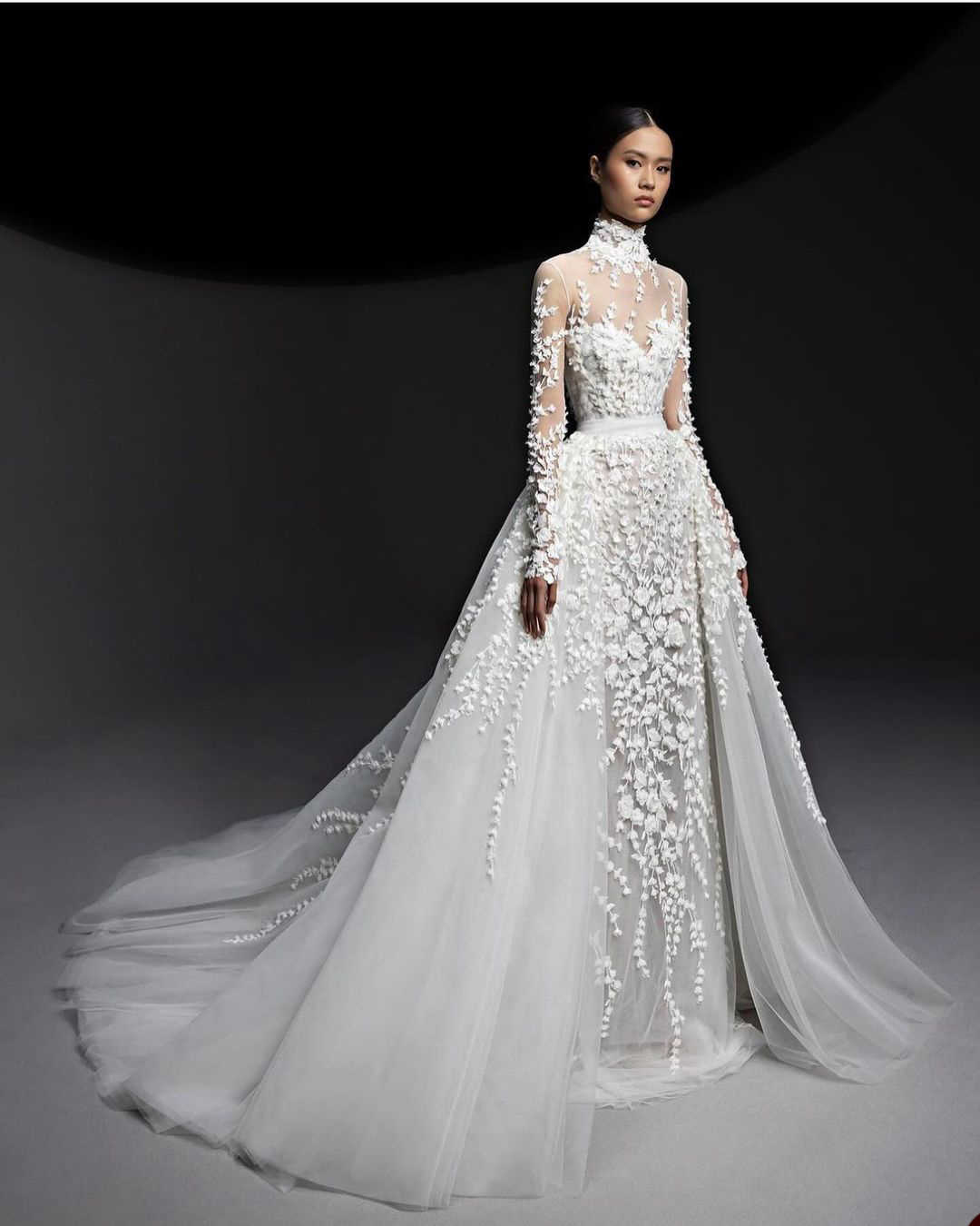 Enkel a-line kvinnlig bröllopsklänning hög krage långa ärmar brudklänningar 3D-applikationer avtagbar tågklänning skräddarsydd