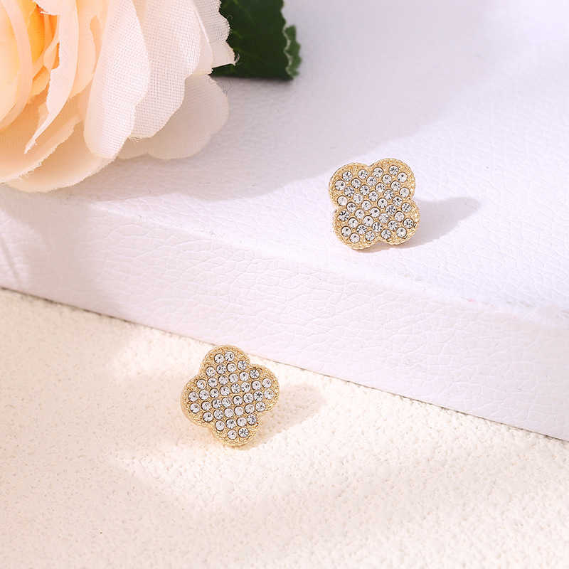 Designer Charm New Van High Edition Lucky Clover Womens S925 Silver Natural Earrings Alloy Mode