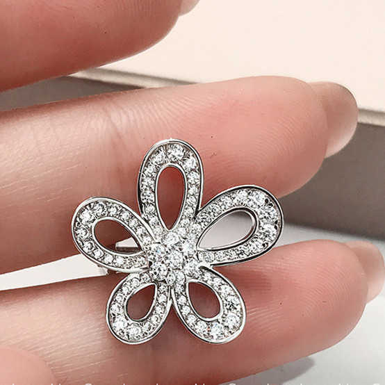 Designer Charm Van Van Big Flower Orecchini 925 Sterling Silver Plaxed 18k Gold Diamond pieno di petali