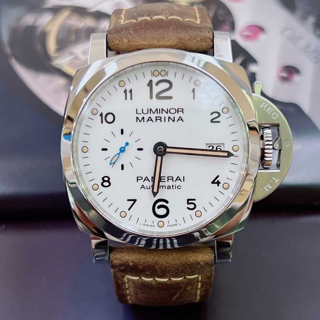 Fashion Luxury Penarrei Watch Designer Lumino Automatic mécanical White Dial Mens Pam01499 avec un diamètre de 44