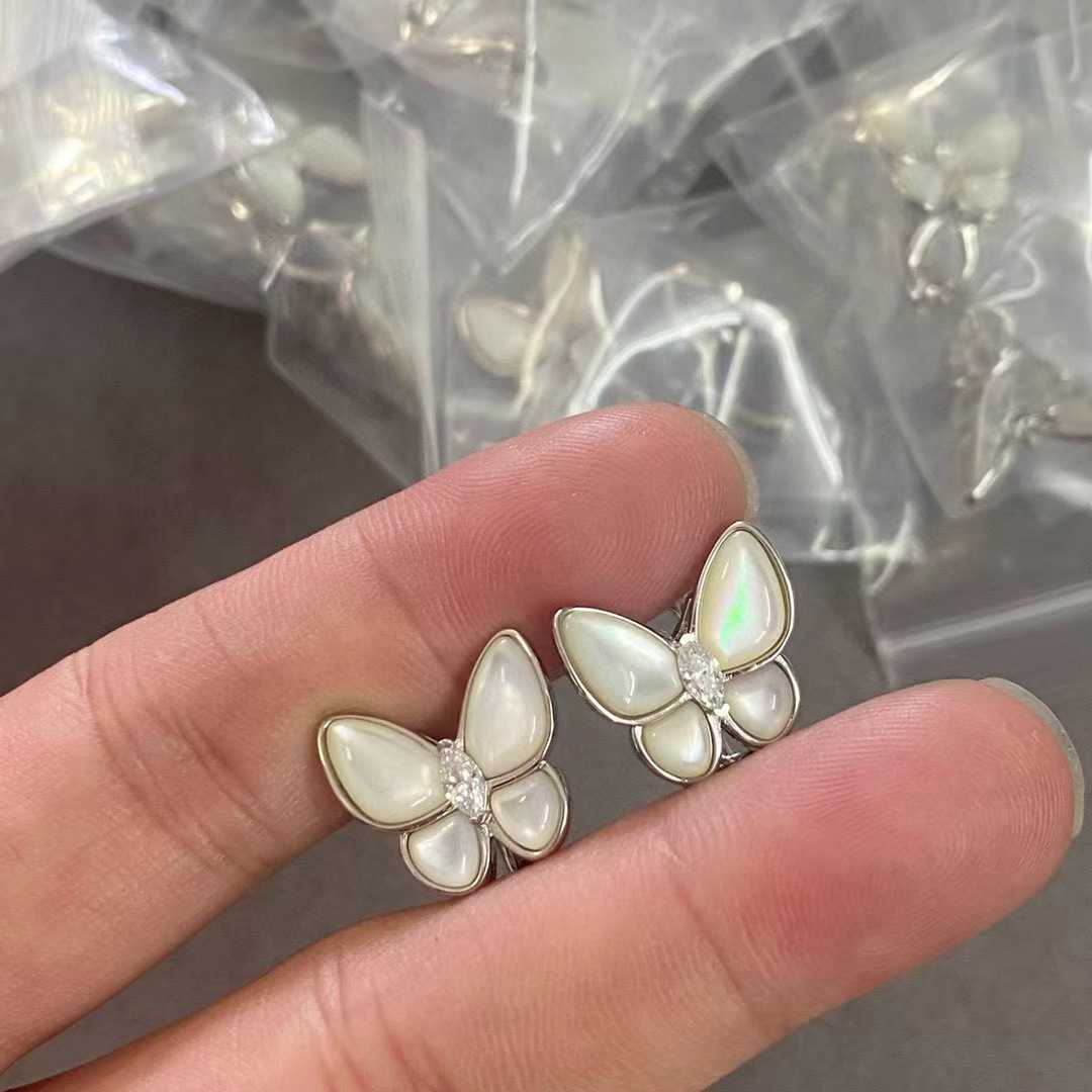 Charme de créateur Van Gold plaqué Mijin White Fritillaria Butterfly oreille RS Version Sweet and Elegant Impossible Oreadds