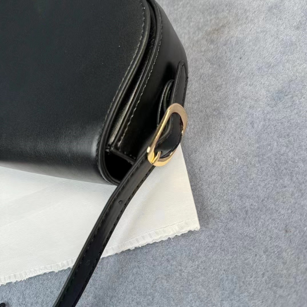 Designer Women's Brand Crossbody Bag High-End Classic Buckle Design Exquisite Bag 7a Quality Black and White Two Colors Small Letter Logo Shoulder Strap Crossbody Bag
