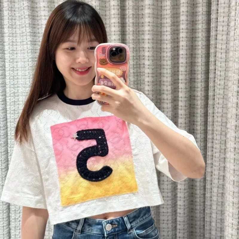 Kadın T-Shirt Tasarımcısı Shenzhen Nanyou 24 Bahar Yeni Numara 5 Beyaz İçi Boş Gevşek Kısa Knolu Tişört Gradyan Renk 1B95