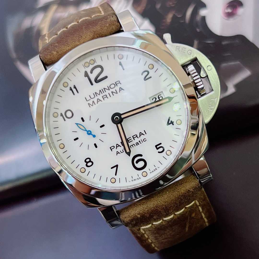 Fashion Luxury Penarrei Watch Designer Lumino Automatic mécanical White Dial Mens Pam01499 avec un diamètre de 44