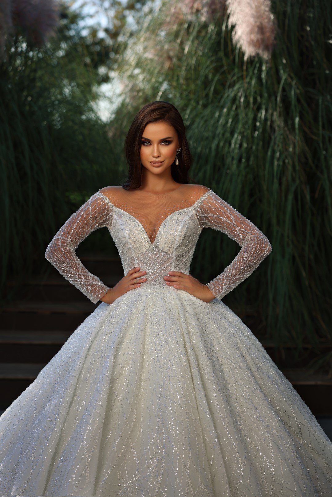 Sheer V-Neck Ball Gown Wedding Dress Full Sleeves Sparkly Beading Appliques Lace princess Bridal Gowns