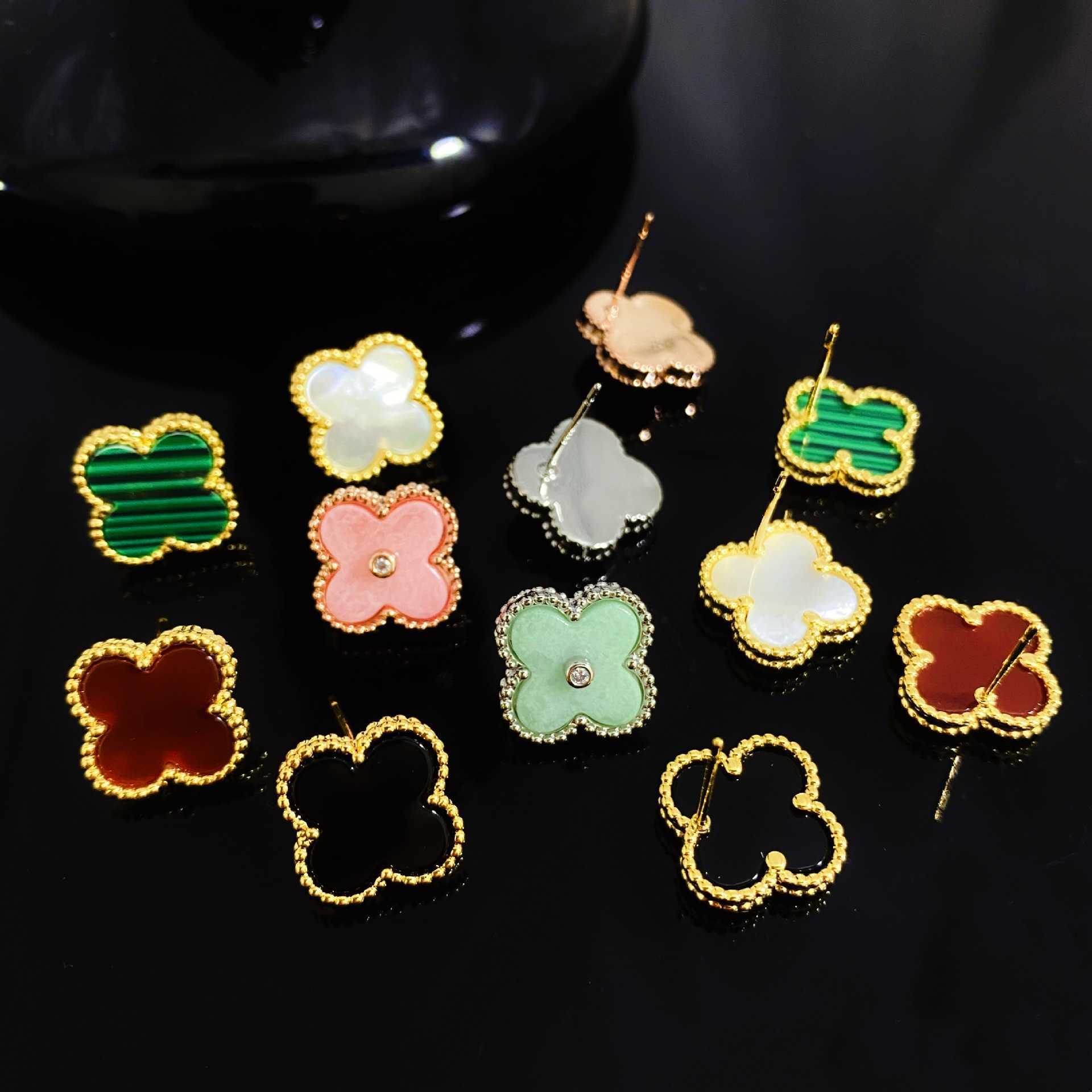 Brand originality Van High Edition Four Leaf Flower Ear Studs Network Red Same Fashion Small Earrings Female Commuter Versatile Jewelry jewelry