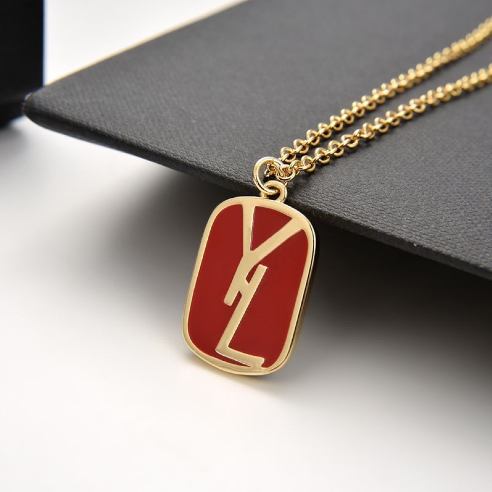 Designer Letter Necklace Pendant For Men Womens Gold Chain Halsband Luxury Fashion Women SMYCKE Mens unisex Chin Halsband 22072239i