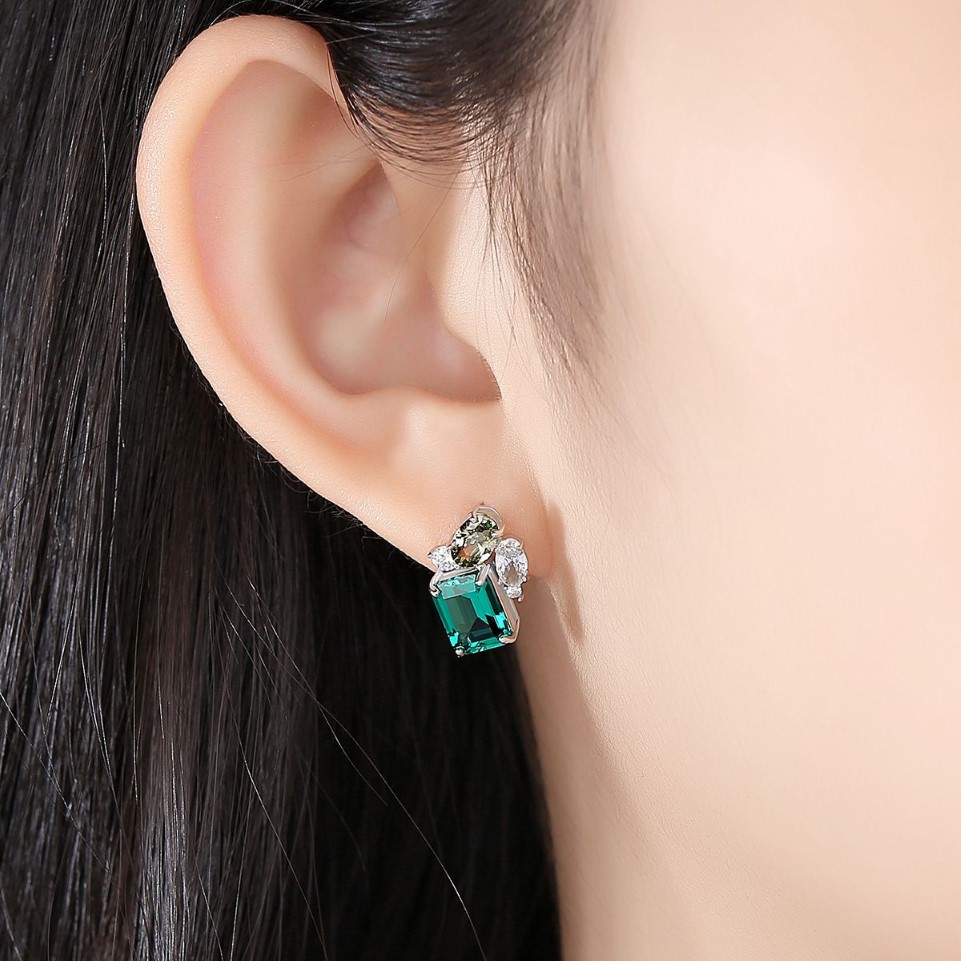 Emerald Gemstone Stud -oorbellen S925 Zilveren glanzende zirkoon oorbellen Europees Temperament Niche Design Jewelry294Q