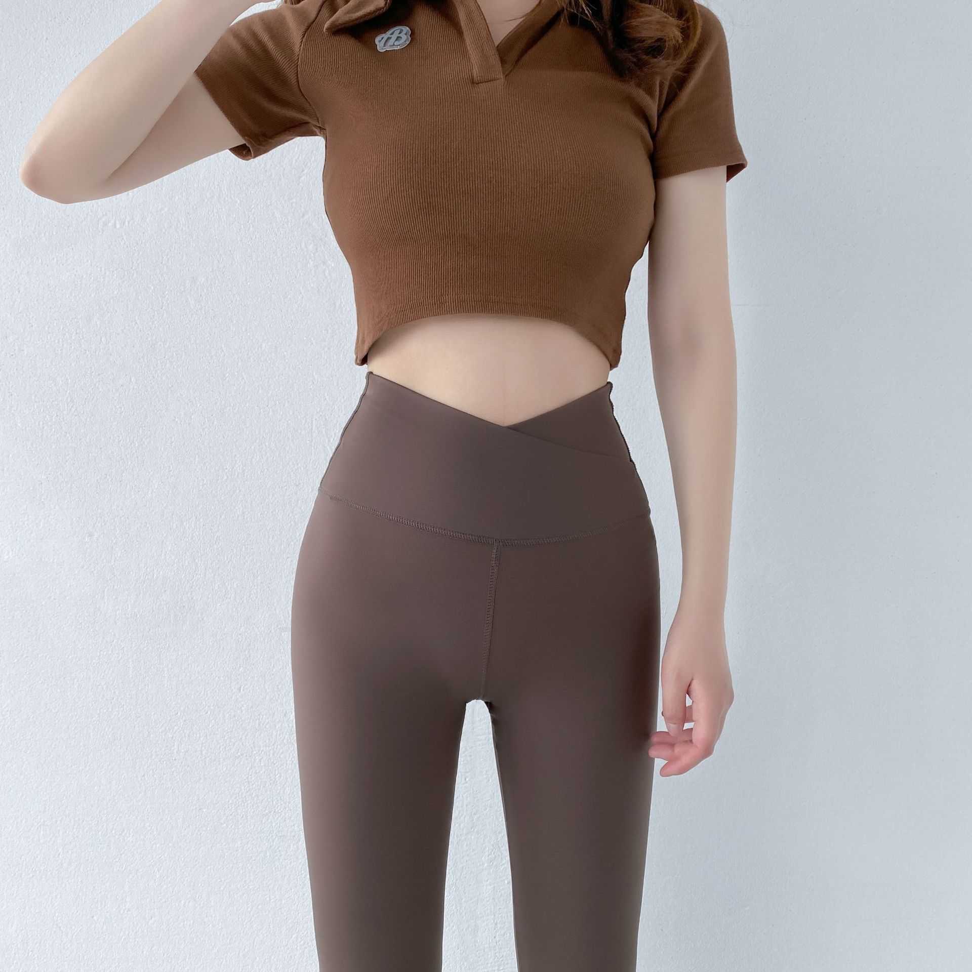 LULemen tops shorts 2024 lente en herfst Koreaanse versie dameshaaienhuid dunne v-waist slank leggings met tillende billen die de buik aanscherpen en ademend