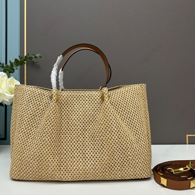 Tote bag designer bag Fashion spring and summer straw bag High quality woven shopping bags Hollow out shoulder bag crossbody bag beach bag Women's handbag Zipper bag