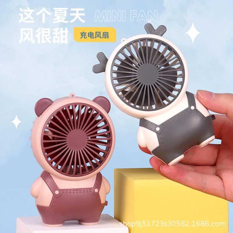 Autres appareils Carton Cartoon Mini Fan de bureau rechargeable Small de bureau adapté aux dortoirs d'été d'été Offices de bureau portable extérieur J240423