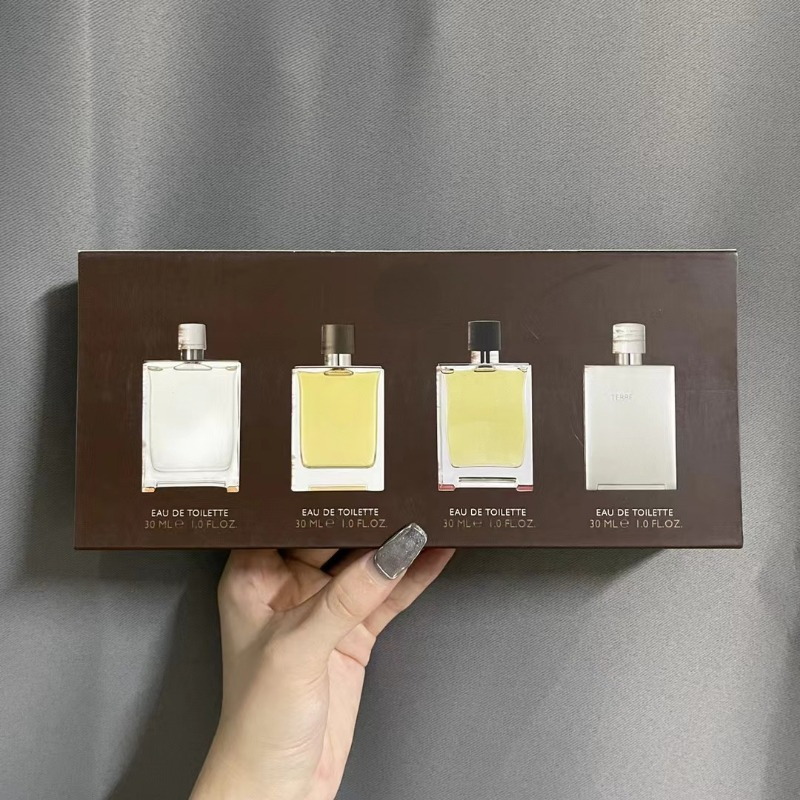 Hochwertige Erdparfüm chinesische Probe 4-teiliges Set von Herren Parfüm Geschenkbox 30 ml Reise-Outfit dauerhafter Duft Schneller Boot Weihrauch